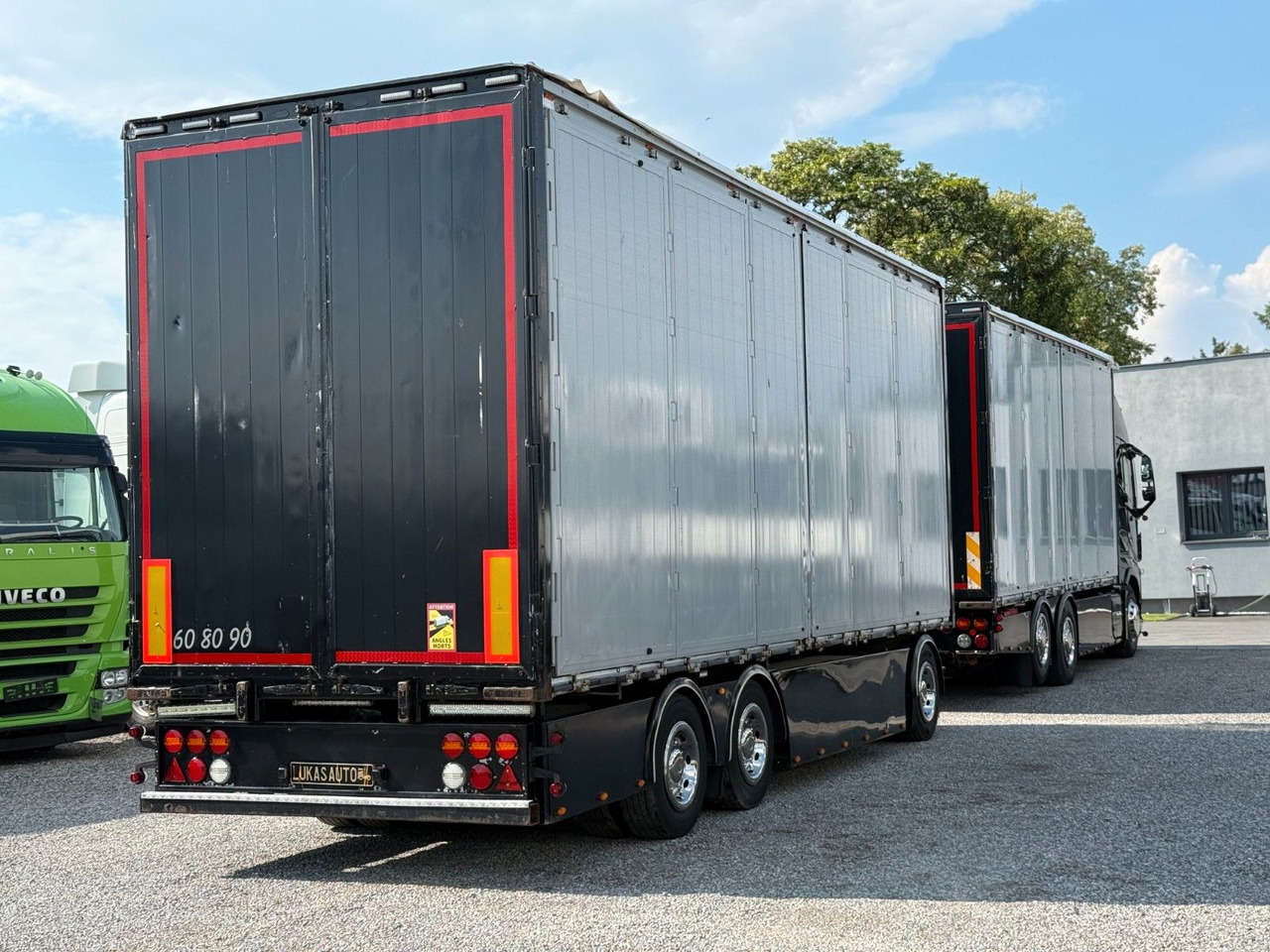 Camion cu prelată Volvo FH16 660 HP XL   TANDEM 6x2 LIMITED EDITION: Foto 12