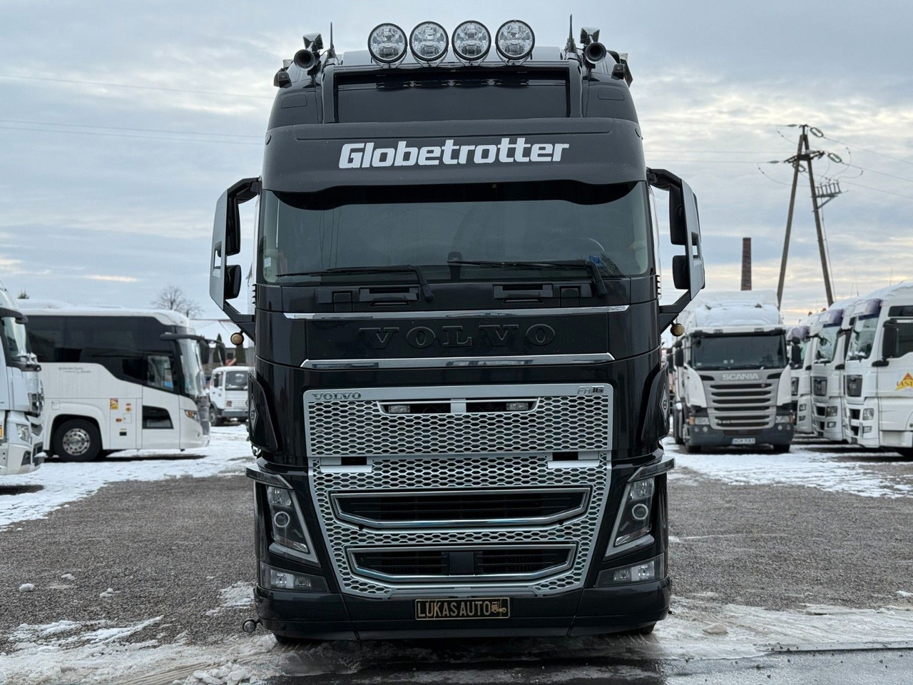 Volvo FH16 660 HP XL TANDEM 6x2 LIMITED EDITION - Camion cu prelată: Foto 3 Volvo FH16 660 HP XL TANDEM 6x2 LIMITED EDITION - Camion cu prelată: Foto 3