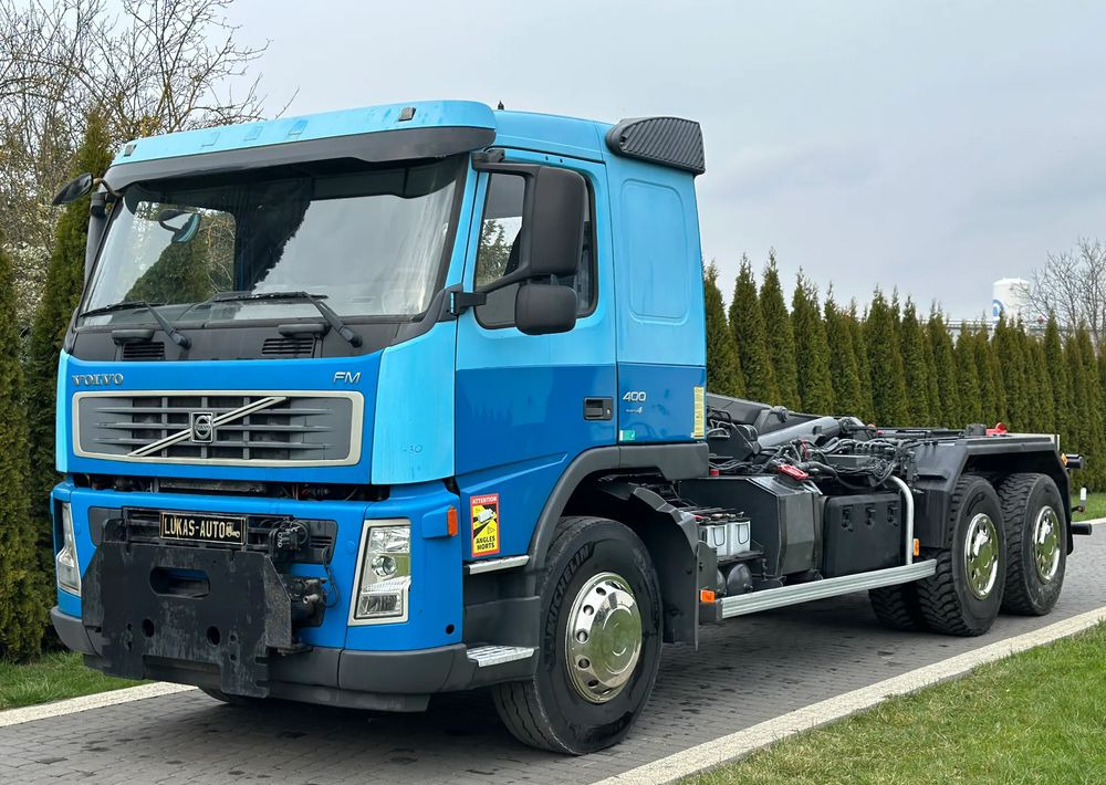 Volvo FM 400 HAKOWIEC 6X4 - Camion cu cârlig: Foto 1 Volvo FM 400 HAKOWIEC 6X4 - Camion cu cârlig: Foto 1