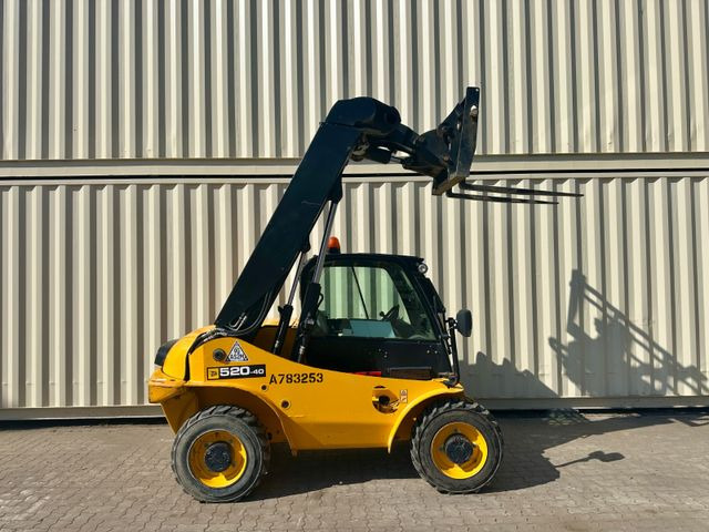 JCB 520-40 / 2017 BJ / 2.297 Bh / 4 Meter / 2 Tonnen - Stivuitor telescopic: Foto 5 JCB 520-40 / 2017 BJ / 2.297 Bh / 4 Meter / 2 Tonnen - Stivuitor telescopic: Foto 5