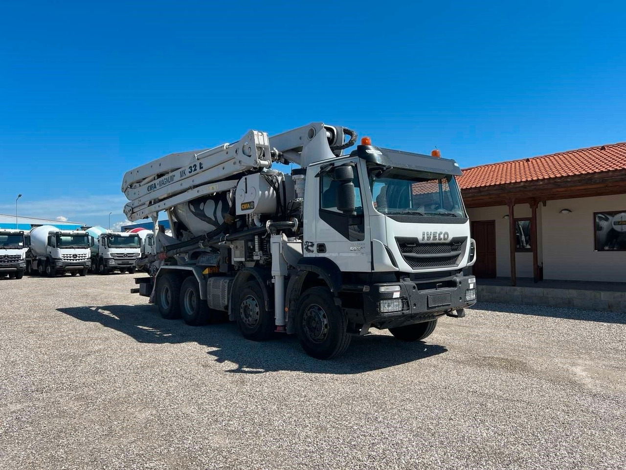 Iveco TRAKKER 500 CIFA MAGNUM MK32L - Autopompă de beton: Foto 1 Iveco TRAKKER 500 CIFA MAGNUM MK32L - Autopompă de beton: Foto 1