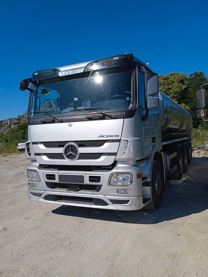 Mercedes-Benz ACTROS 3248 - Camion cisternă: Foto 2 Mercedes-Benz ACTROS 3248 - Camion cisternă: Foto 2