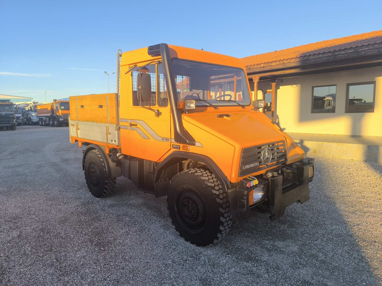 UNIMOG U90 - Camion basculantă: Foto 1 UNIMOG U90 - Camion basculantă: Foto 1