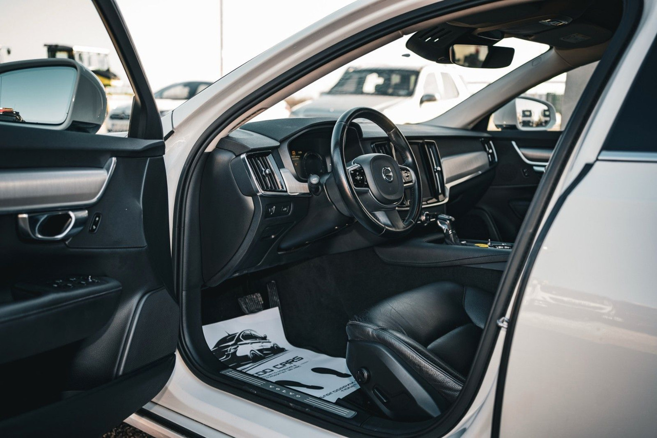 Mașină break Volvo V90 D4 Momentum 2.0D: Foto 8 Mașină break Volvo V90 D4 Momentum 2.0D: Foto 8