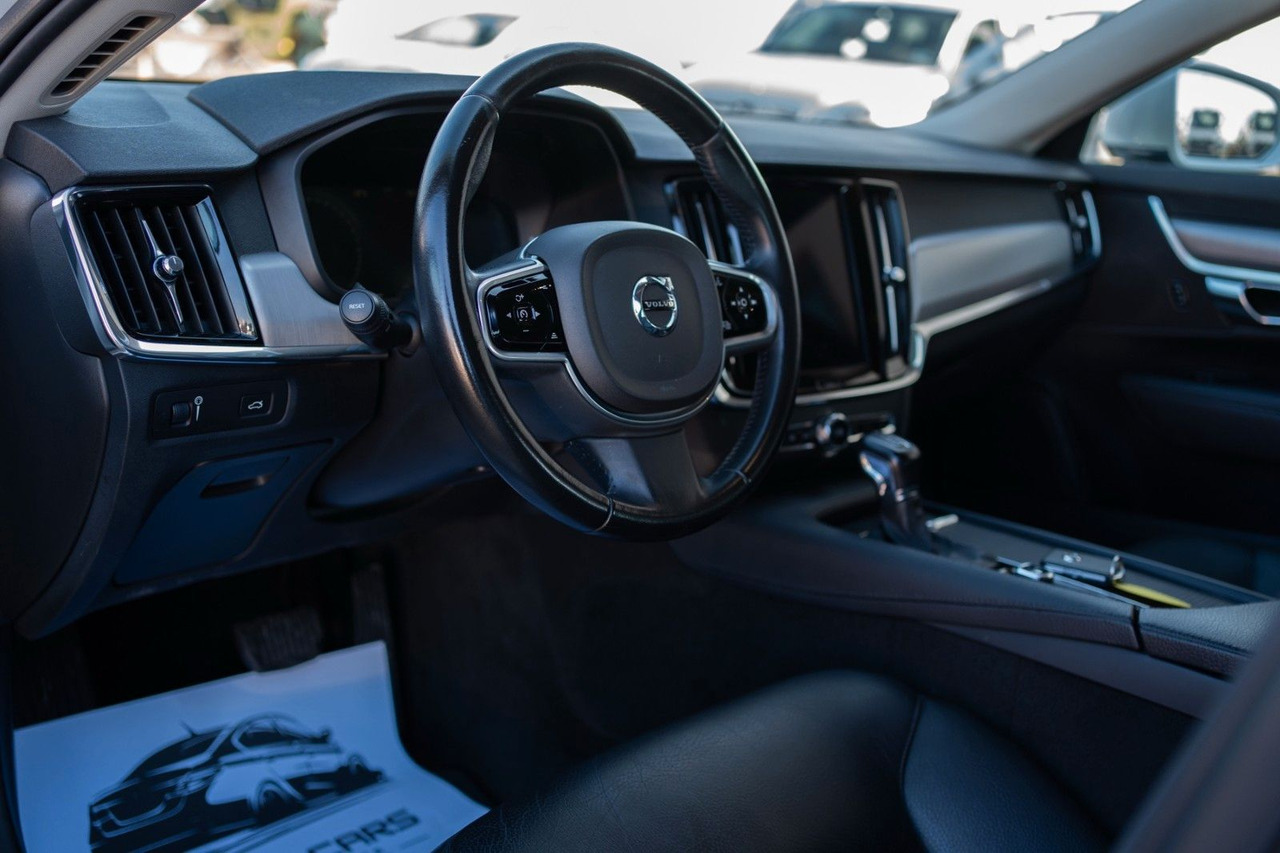 Mașină break Volvo V90 D4 Momentum 2.0D: Foto 9 Mașină break Volvo V90 D4 Momentum 2.0D: Foto 9