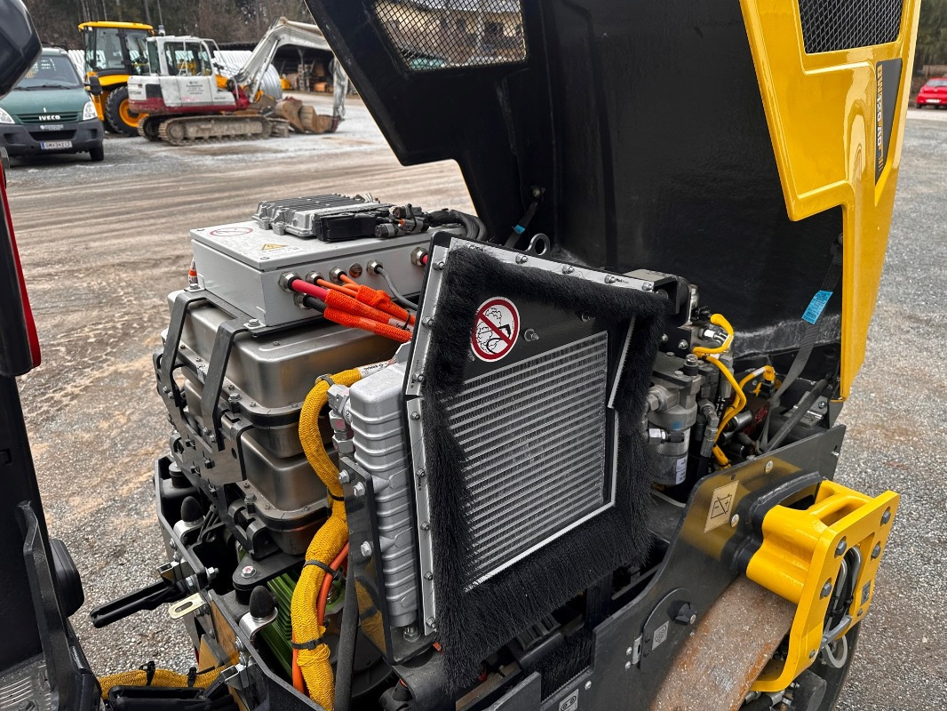BOMAG DE BW 120 ADe-5 - Cilindru compactor: Foto 4 BOMAG DE BW 120 ADe-5 - Cilindru compactor: Foto 4