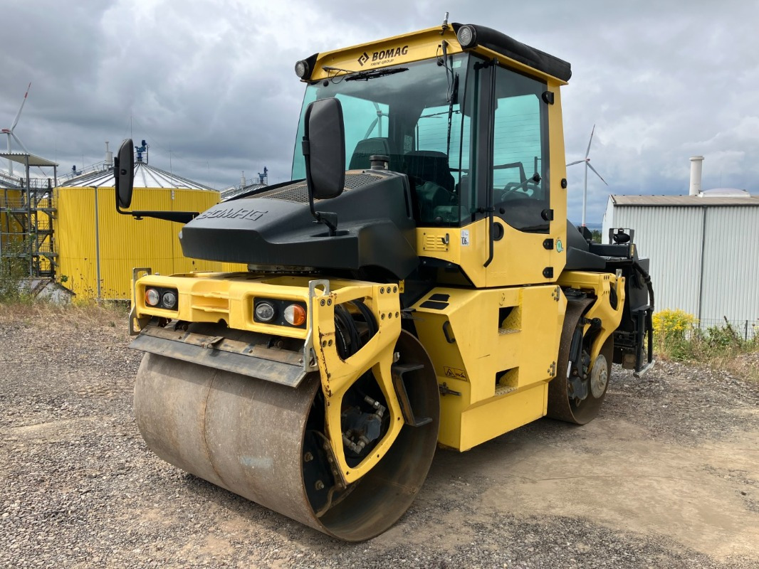 BOMAG DE BW 154 AP-4i Stage IIIb/Tier 4f - Cilindru compactor: Foto 1 BOMAG DE BW 154 AP-4i Stage IIIb/Tier 4f - Cilindru compactor: Foto 1