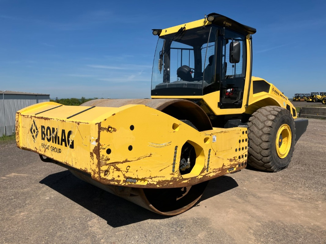 BOMAG DE BW 226 BVC-5 Stage V/Tier 4f - Cilindru compactor: Foto 1 BOMAG DE BW 226 BVC-5 Stage V/Tier 4f - Cilindru compactor: Foto 1