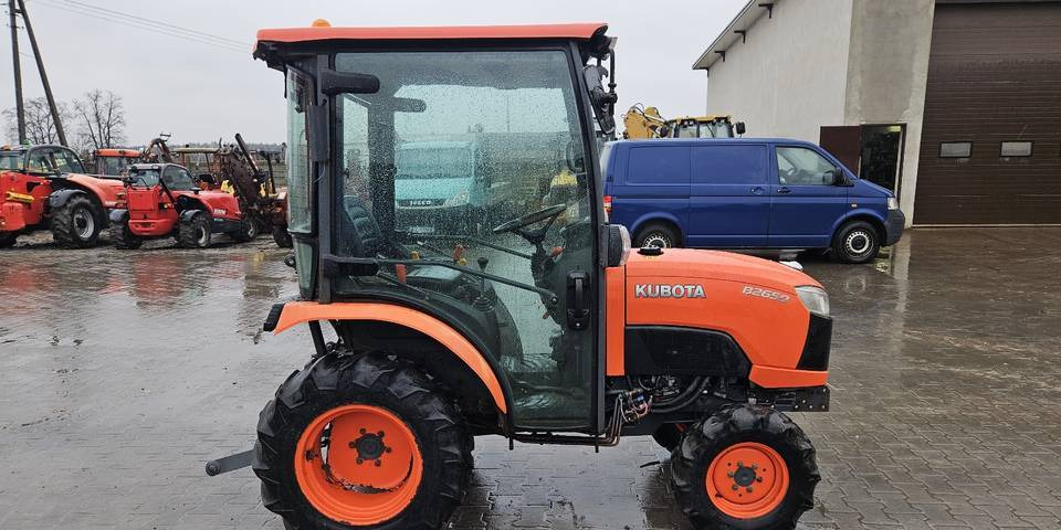 Ciągnik Kubota B2650 4x4 klima 26 KM hydrostat - Tractor agricol: Foto 5 Ciągnik Kubota B2650 4x4 klima 26 KM hydrostat - Tractor agricol: Foto 5
