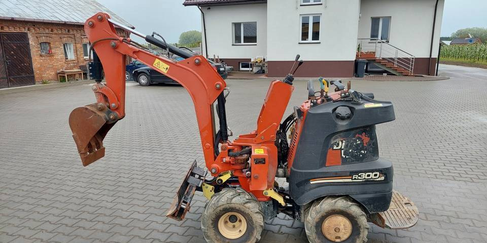 Ditch Witch R300 - Săpător de şanţuri: Foto 1 Ditch Witch R300 - Săpător de şanţuri: Foto 1