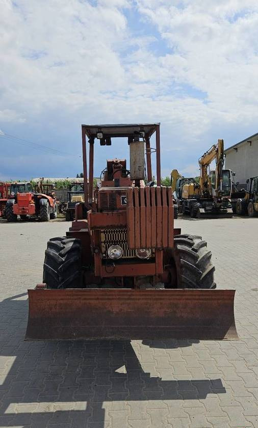 Pługoukładacz wibropług Ditch Witch 8020 układanie kabli światłowód - Utilaje constructii: Foto 3 Pługoukładacz wibropług Ditch Witch 8020 układanie kabli światłowód - Utilaje constructii: Foto 3