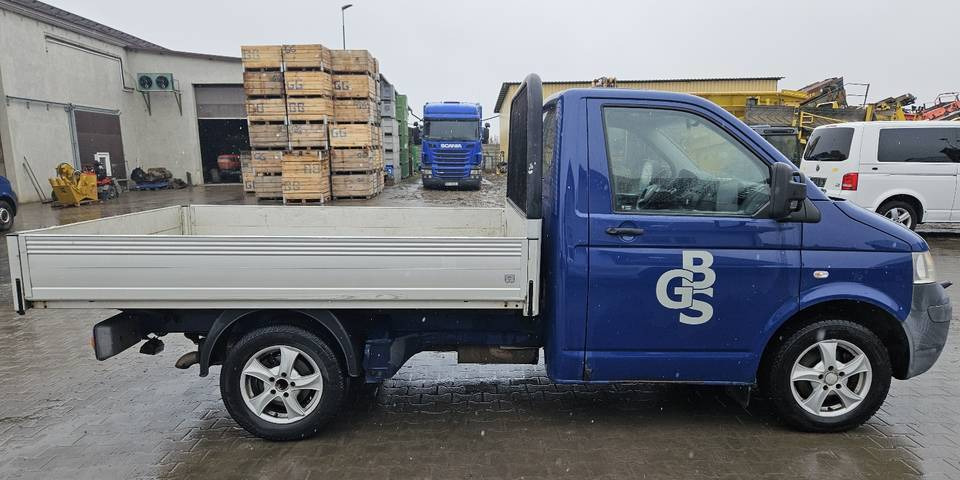Volkswagen Transporter T5 2.5 skrzynia FV23% klima automat Webasto - Autoutilitară cu platformă: Foto 5 Volkswagen Transporter T5 2.5 skrzynia FV23% klima automat Webasto - Autoutilitară cu platformă: Foto 5