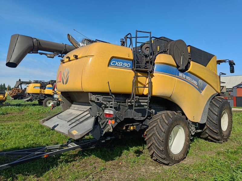 New Holland CX 8.90 - Combină de recoltat cereale: Foto 4 New Holland CX 8.90 - Combină de recoltat cereale: Foto 4