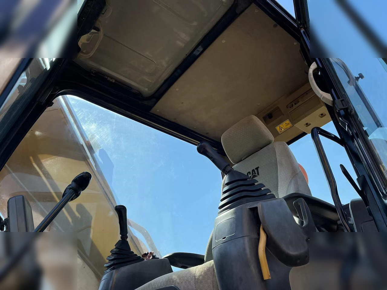 CATERPILLAR 315D - Excavator pe şenile: Foto 5 CATERPILLAR 315D - Excavator pe şenile: Foto 5