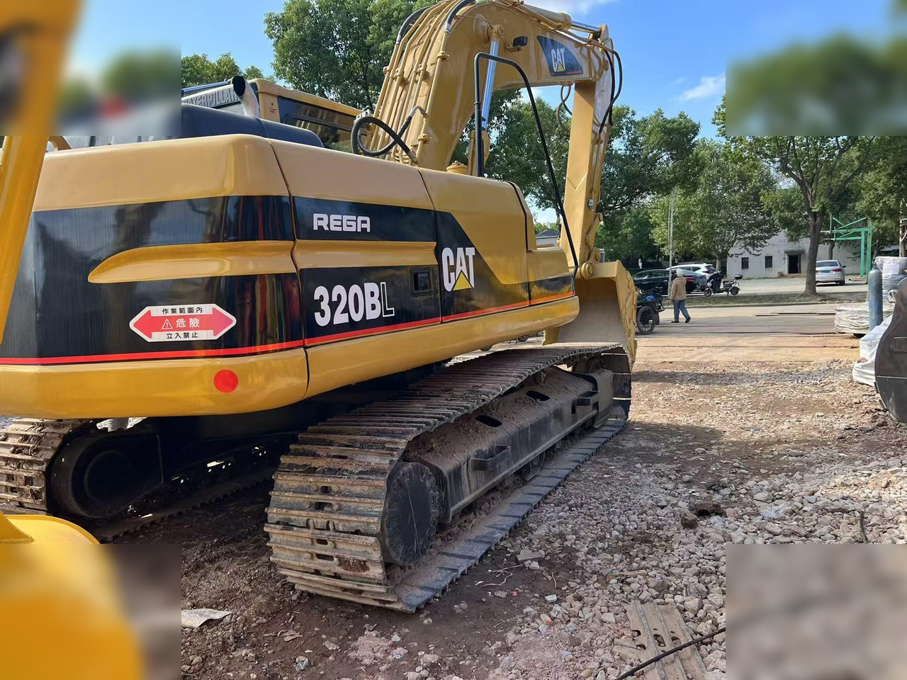 CATERPILLAR 320BL - Excavator pe şenile: Foto 3 CATERPILLAR 320BL - Excavator pe şenile: Foto 3