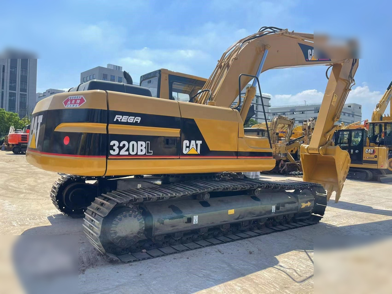 CATERPILLAR 320BL - Excavator pe şenile: Foto 5 CATERPILLAR 320BL - Excavator pe şenile: Foto 5