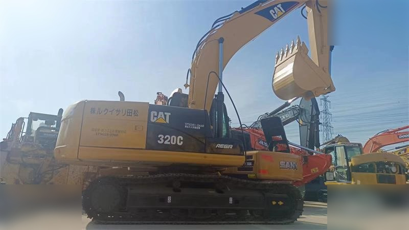 CATERPILLAR 320C - Excavator pe şenile: Foto 1 CATERPILLAR 320C - Excavator pe şenile: Foto 1