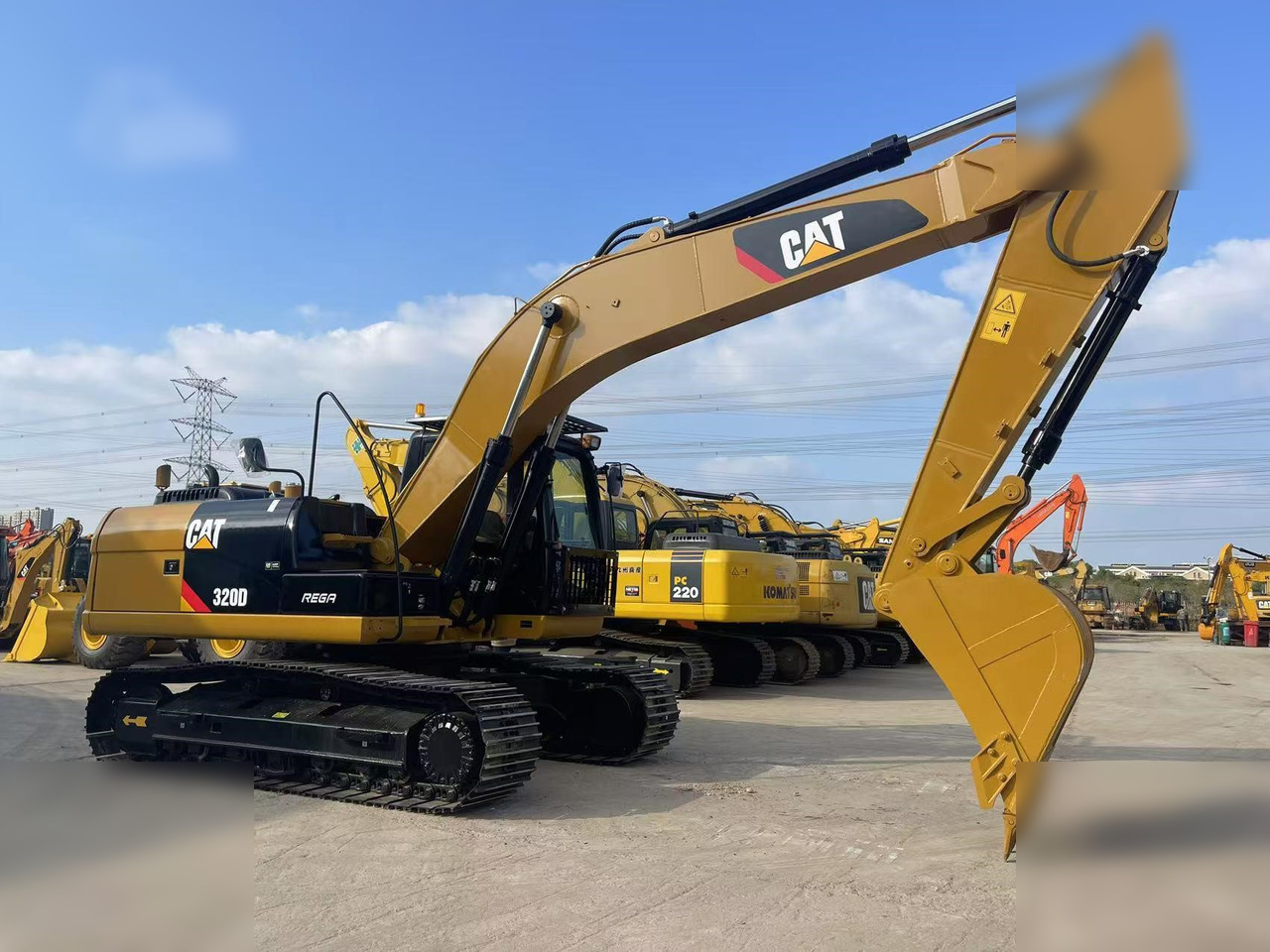 CATERPILLAR 320D - Excavator pe şenile: Foto 4 CATERPILLAR 320D - Excavator pe şenile: Foto 4