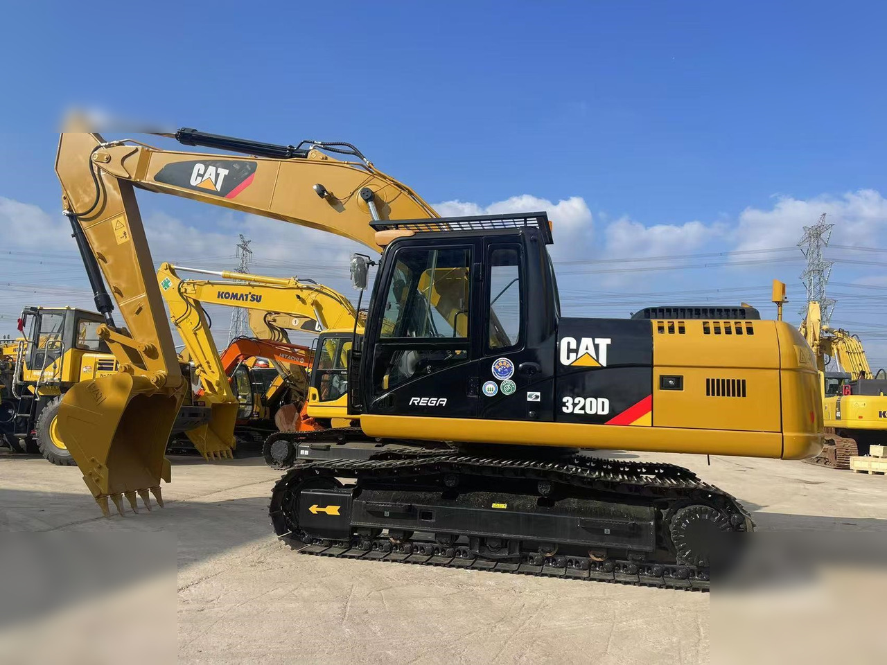 CATERPILLAR 320D - Excavator pe şenile: Foto 1 CATERPILLAR 320D - Excavator pe şenile: Foto 1