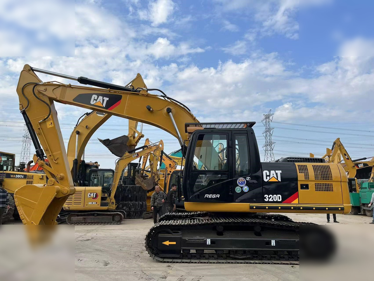 CATERPILLAR 320D - Excavator pe şenile: Foto 1 CATERPILLAR 320D - Excavator pe şenile: Foto 1