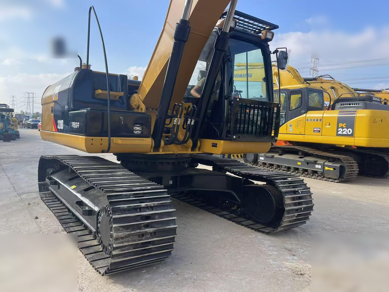 CATERPILLAR 320D - Excavator pe şenile: Foto 3 CATERPILLAR 320D - Excavator pe şenile: Foto 3