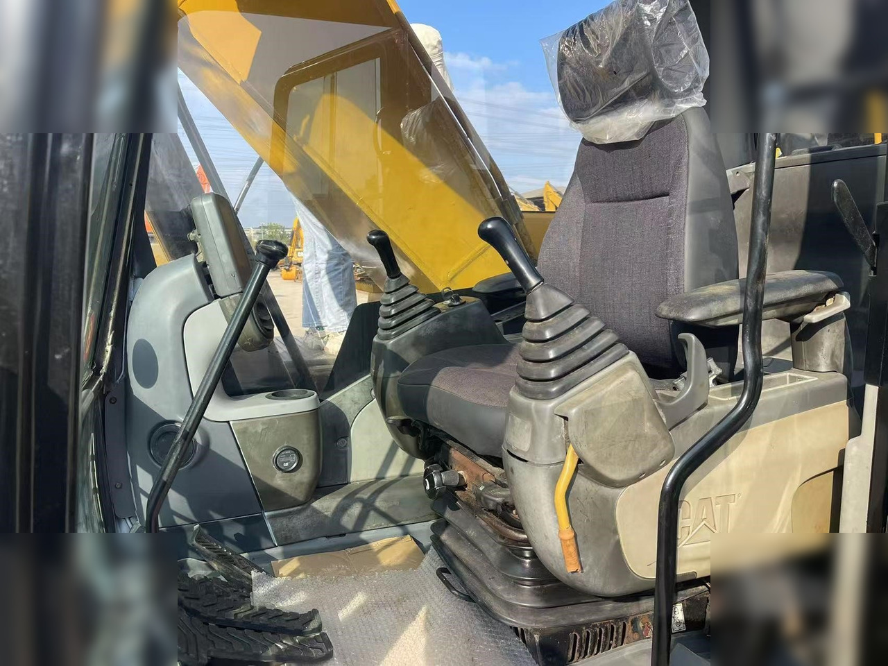 CATERPILLAR 320D - Excavator pe şenile: Foto 5 CATERPILLAR 320D - Excavator pe şenile: Foto 5