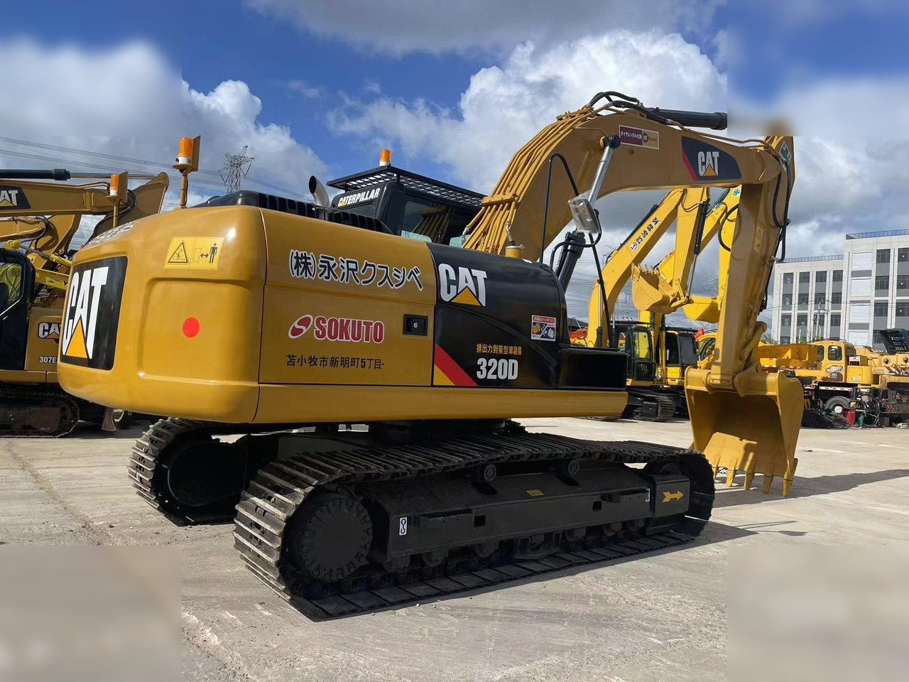 CATERPILLAR 320D - Excavator pe şenile: Foto 2 CATERPILLAR 320D - Excavator pe şenile: Foto 2