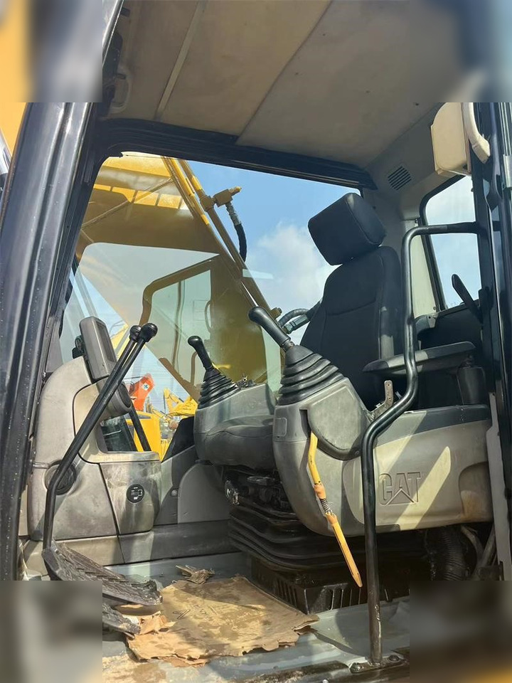 Excavator pe şenile CATERPILLAR 320D: Foto 7