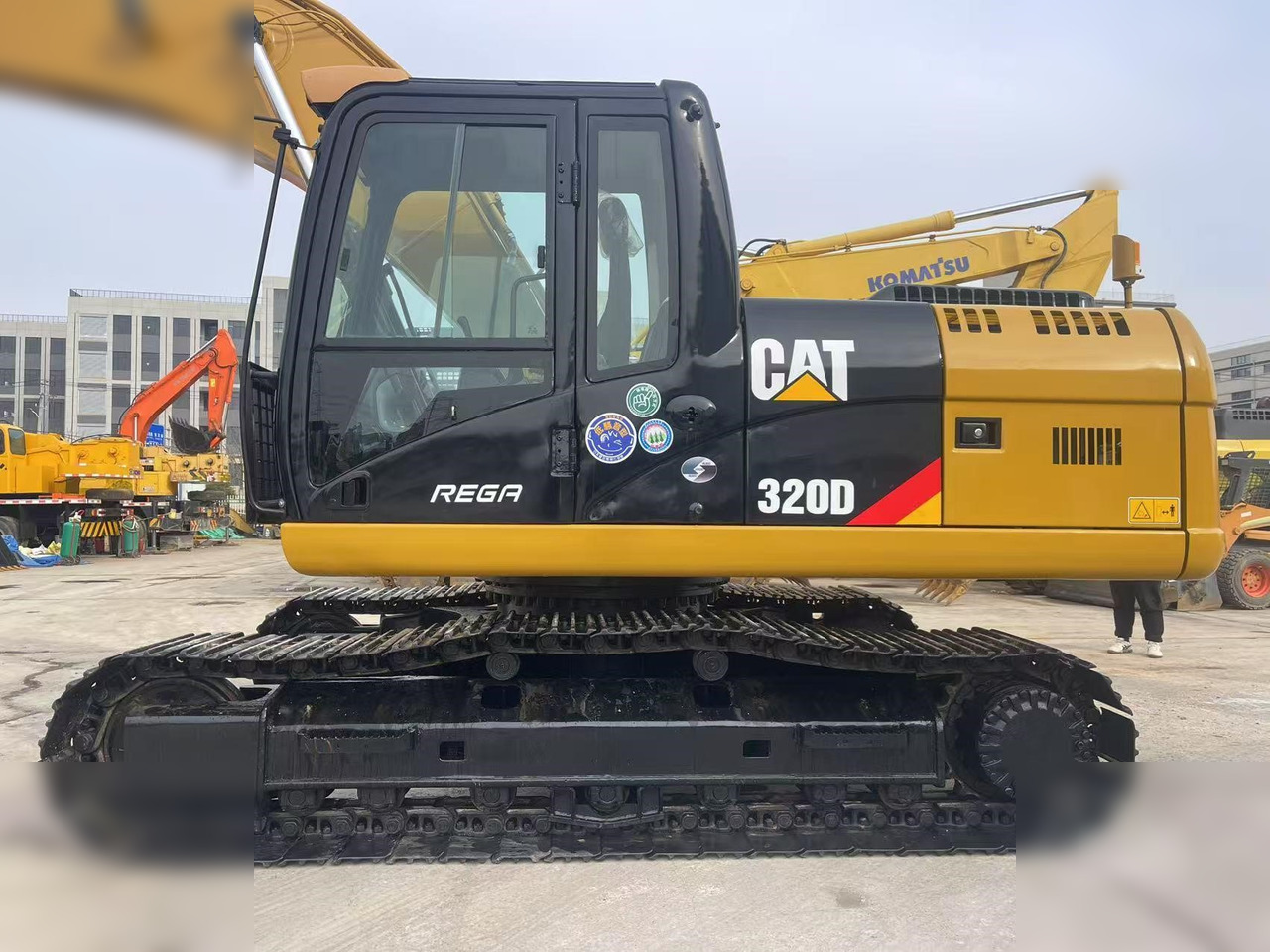 CATERPILLAR 320D - Excavator pe şenile: Foto 3 CATERPILLAR 320D - Excavator pe şenile: Foto 3