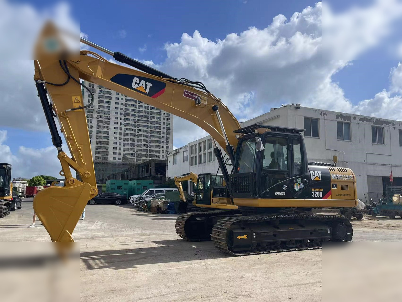CATERPILLAR 320D - Excavator pe şenile: Foto 1 CATERPILLAR 320D - Excavator pe şenile: Foto 1