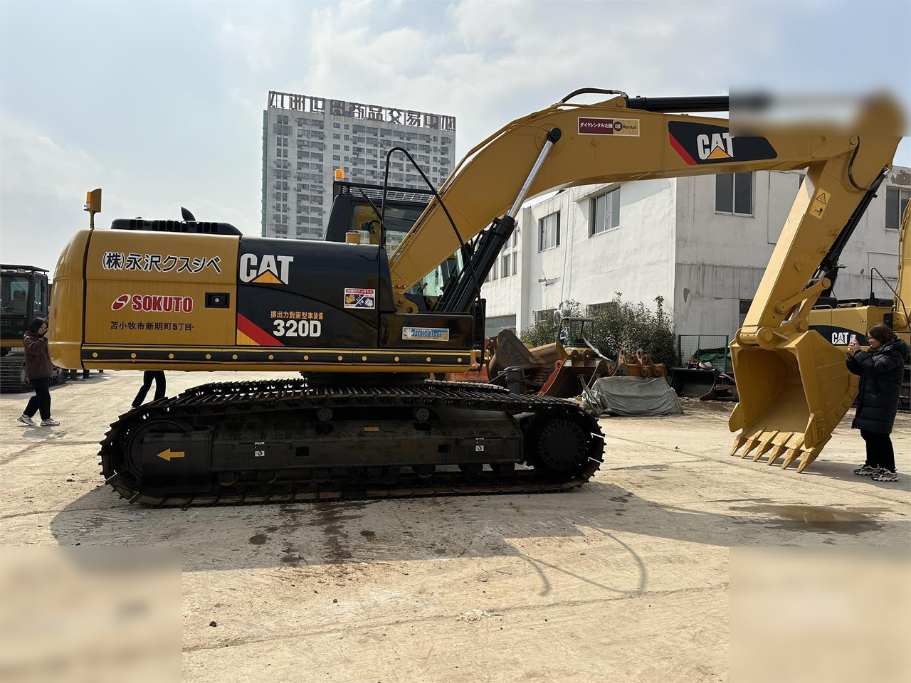 CATERPILLAR 320D - Excavator pe şenile: Foto 3 CATERPILLAR 320D - Excavator pe şenile: Foto 3