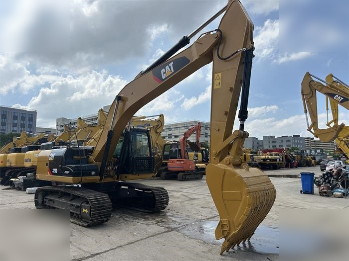 CATERPILLAR 320D - Excavator pe şenile: Foto 3 CATERPILLAR 320D - Excavator pe şenile: Foto 3