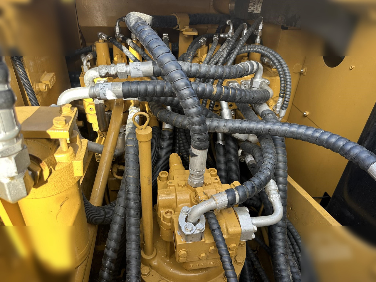 Excavator pe şenile CATERPILLAR 320D: Foto 6