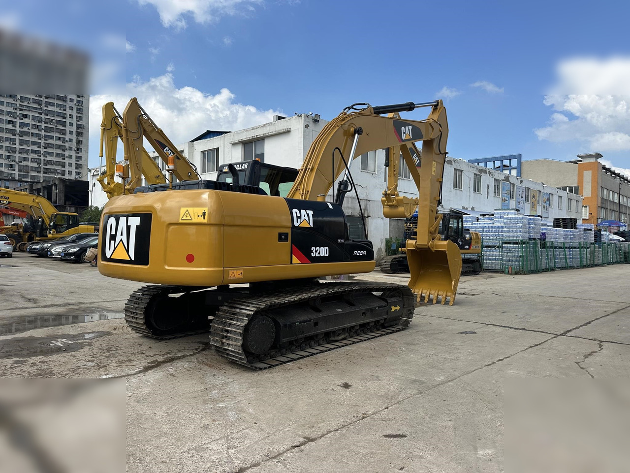 CATERPILLAR 320D - Excavator pe şenile: Foto 4 CATERPILLAR 320D - Excavator pe şenile: Foto 4
