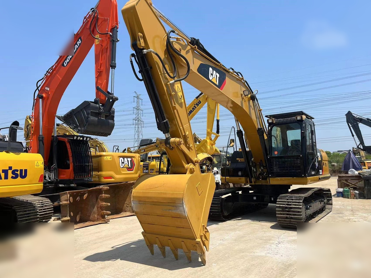 CATERPILLAR 320D - Excavator pe şenile: Foto 3 CATERPILLAR 320D - Excavator pe şenile: Foto 3