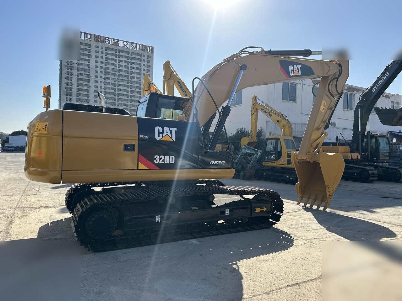 CATERPILLAR 320D - Excavator pe şenile: Foto 2 CATERPILLAR 320D - Excavator pe şenile: Foto 2