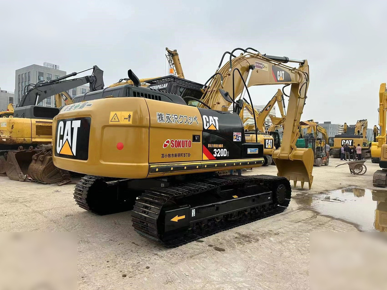CATERPILLAR 320D2 - Excavator pe şenile: Foto 3 CATERPILLAR 320D2 - Excavator pe şenile: Foto 3
