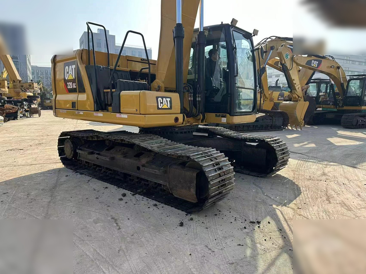 CATERPILLAR 320GC - Excavator pe şenile: Foto 3 CATERPILLAR 320GC - Excavator pe şenile: Foto 3