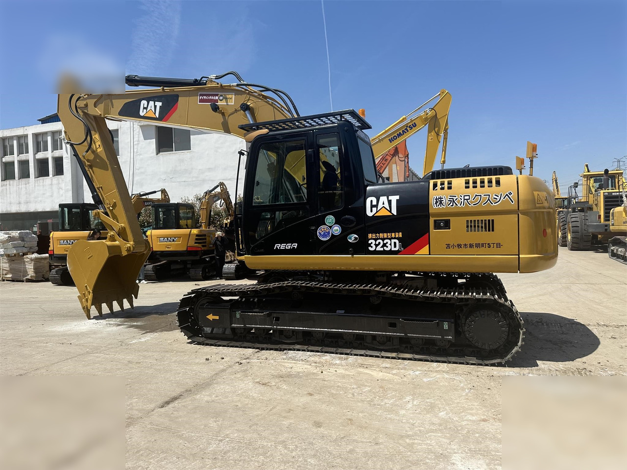 CATERPILLAR 323DL - Excavator pe şenile: Foto 1 CATERPILLAR 323DL - Excavator pe şenile: Foto 1