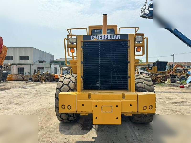 CATERPILLAR 966E - Încărcător frontal pe pneuri: Foto 4 CATERPILLAR 966E - Încărcător frontal pe pneuri: Foto 4