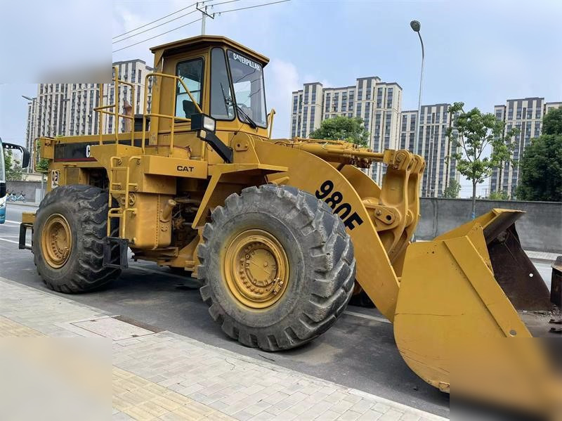 CATERPILLAR 980F - Încărcător frontal pe pneuri: Foto 2 CATERPILLAR 980F - Încărcător frontal pe pneuri: Foto 2