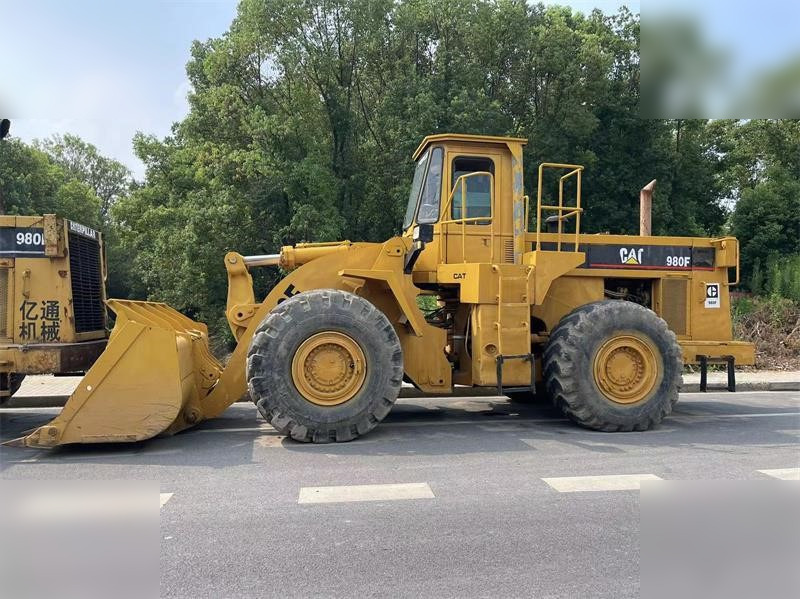 CATERPILLAR 980F - Încărcător frontal pe pneuri: Foto 1 CATERPILLAR 980F - Încărcător frontal pe pneuri: Foto 1