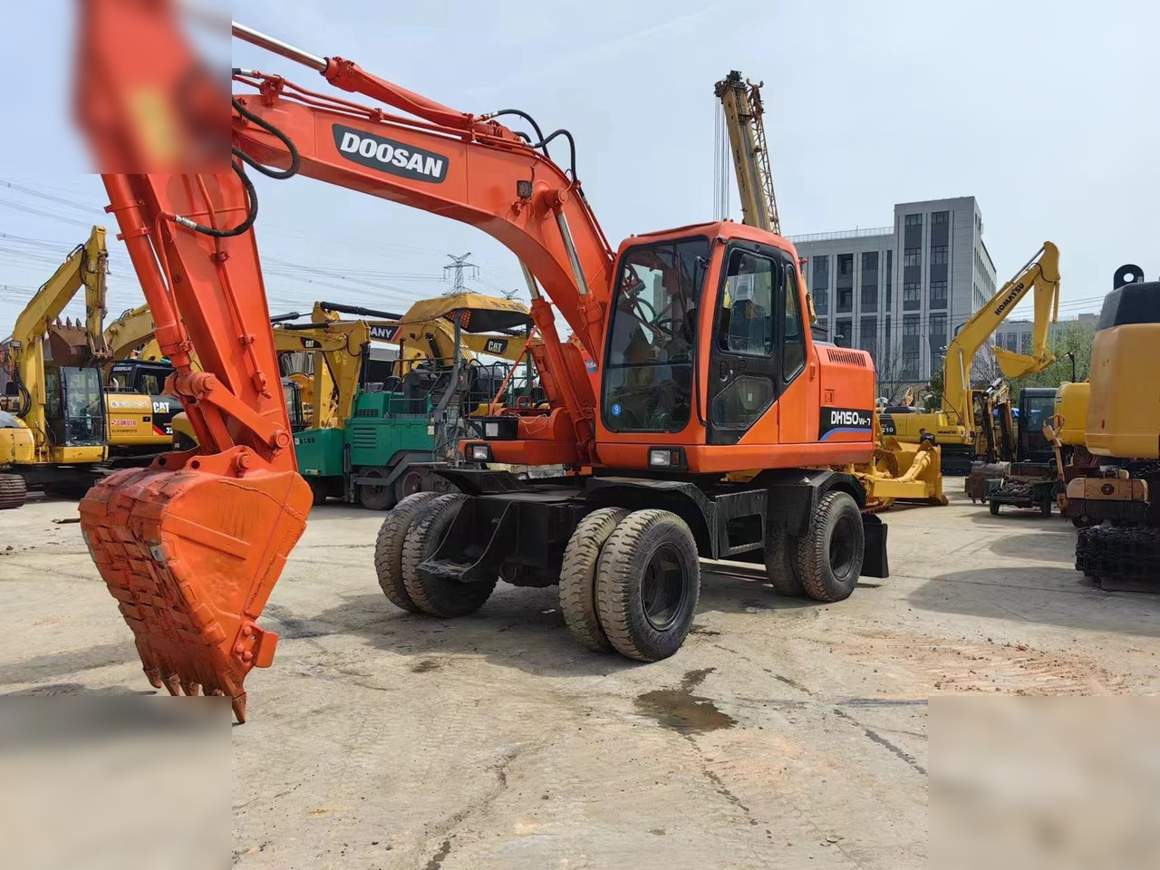 DOOSAN DH150W-7 - Excavator pe roţi: Foto 2 DOOSAN DH150W-7 - Excavator pe roţi: Foto 2