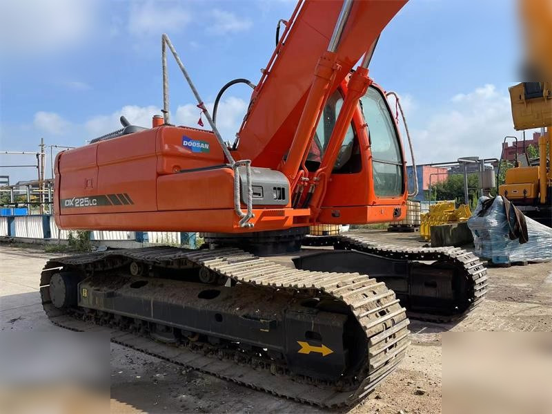DOOSAN DX225 LC - Excavator pe şenile: Foto 2 DOOSAN DX225 LC - Excavator pe şenile: Foto 2