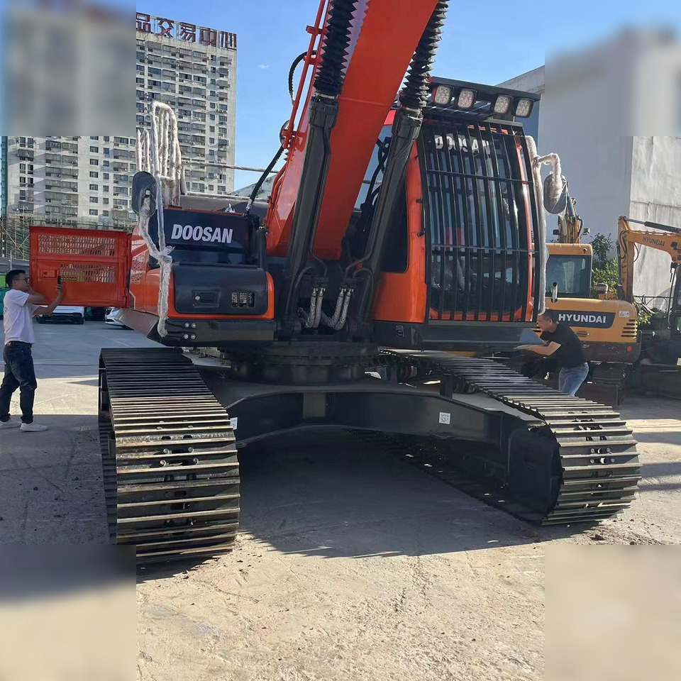 DOOSAN DX260 LC - Excavator pe şenile: Foto 4 DOOSAN DX260 LC - Excavator pe şenile: Foto 4