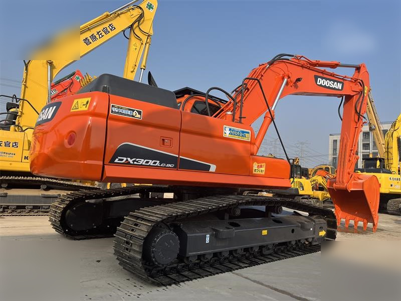 DOOSAN DX300 LC-9C - Excavator pe şenile: Foto 3 DOOSAN DX300 LC-9C - Excavator pe şenile: Foto 3
