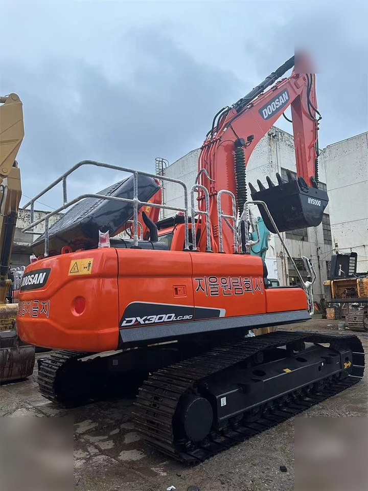 DOOSAN DX300 LC-9C - Excavator pe şenile: Foto 1 DOOSAN DX300 LC-9C - Excavator pe şenile: Foto 1