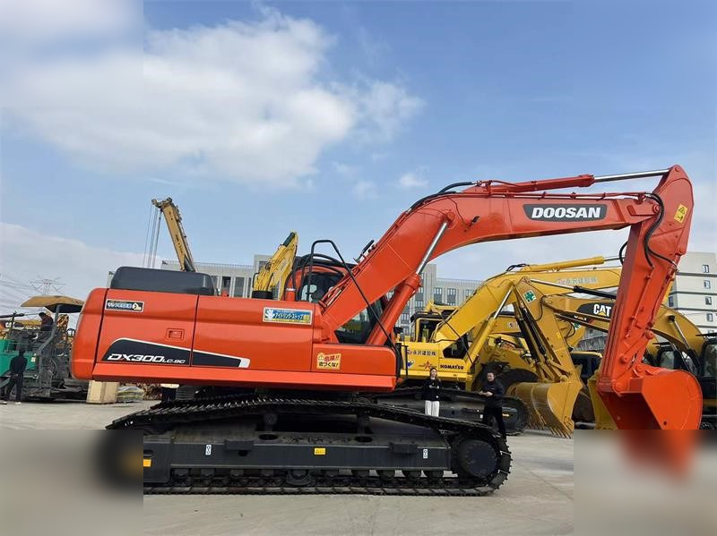 DOOSAN DX300 LC-9C - Excavator pe şenile: Foto 3 DOOSAN DX300 LC-9C - Excavator pe şenile: Foto 3