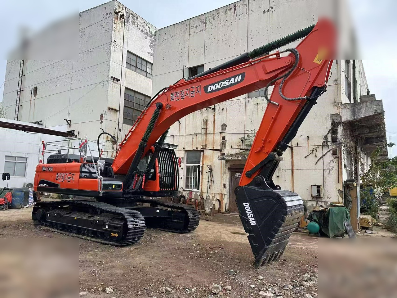 DOOSAN DX340 LC - Excavator pe şenile: Foto 2 DOOSAN DX340 LC - Excavator pe şenile: Foto 2