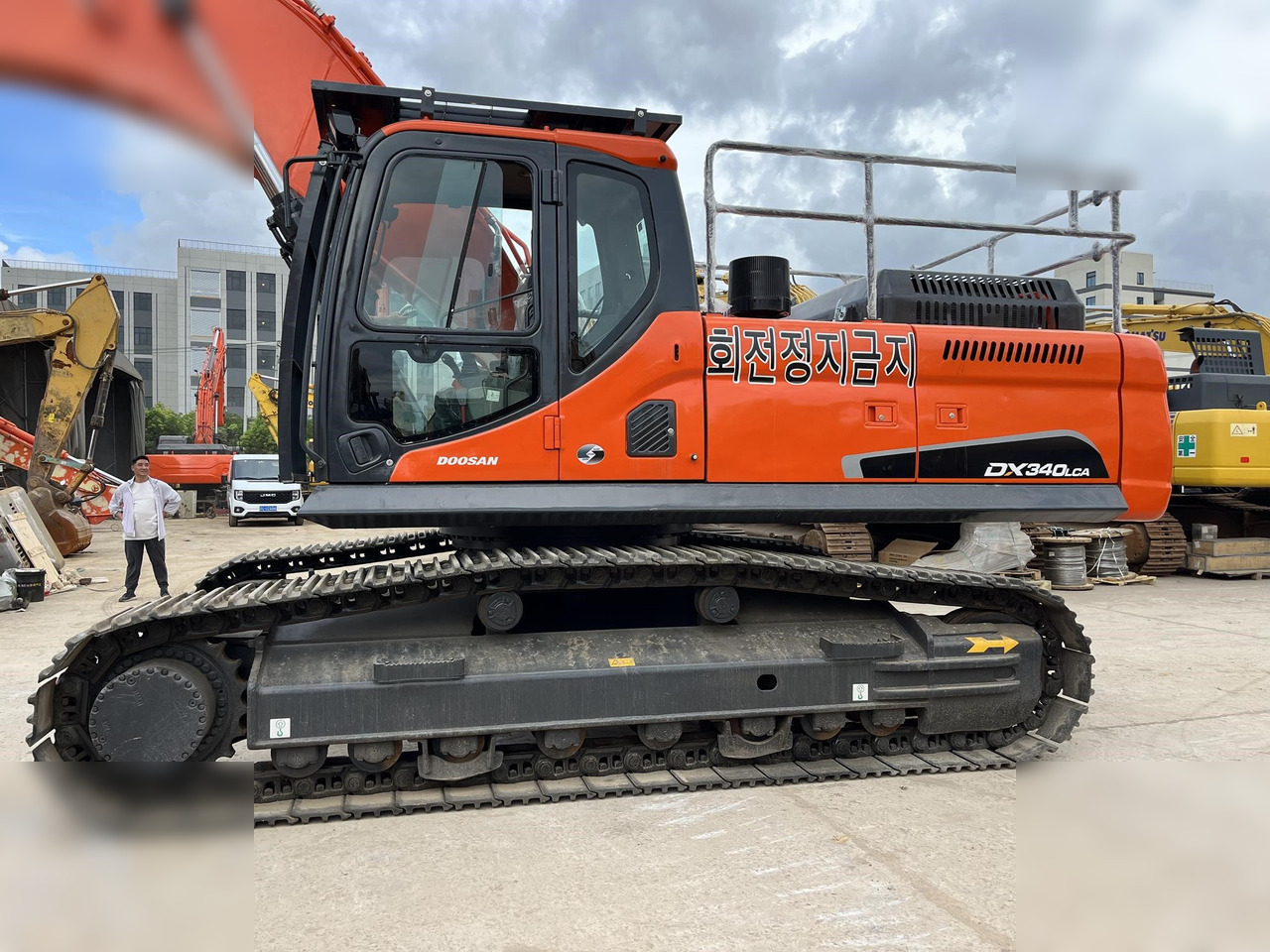 DOOSAN DX340 LCA - Excavator pe şenile: Foto 5 DOOSAN DX340 LCA - Excavator pe şenile: Foto 5